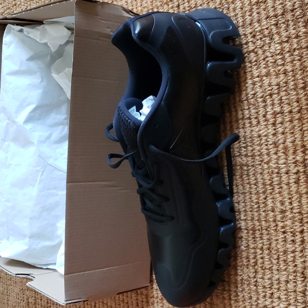 Reebok Zig Pulse black size 12.5